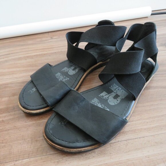 SOREL Ella Leather Slip On Cross Over Strap Sandals in Black - Size US 7 - Picture 3 of 12